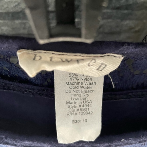 Btween Lace Sleeveless Top Size 10 - Picture 9 of 9